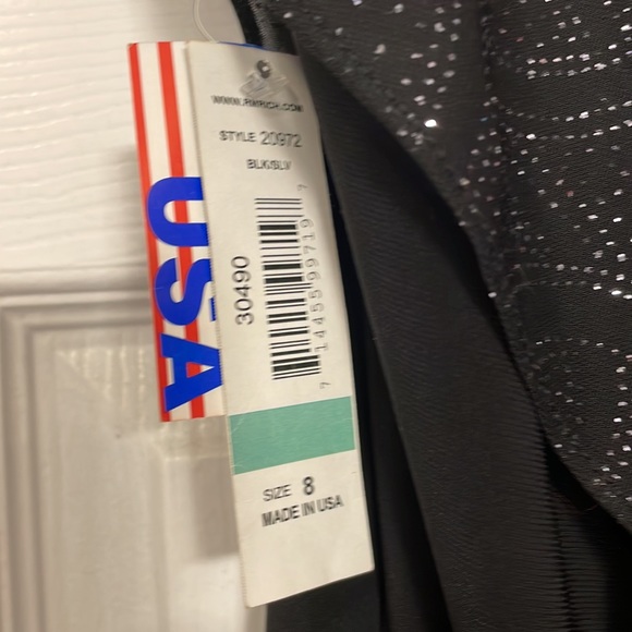 NWT Beautiful Sparkly Dress for a night out. Swoop back - Picture 13 of 14